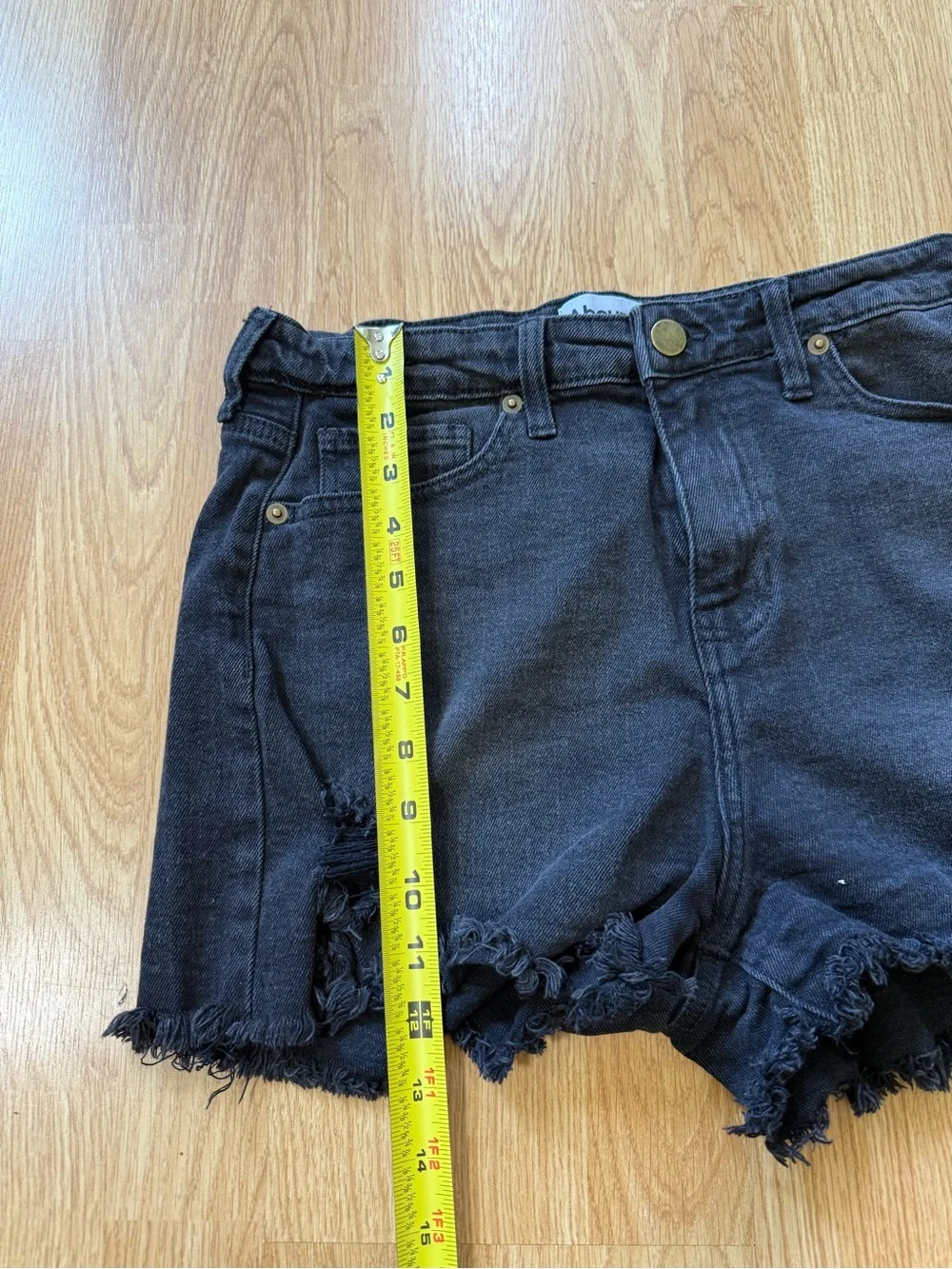 Abound Black Frayed Hem Distressed Denim Shorts- Size 31 - Picture 12 of 12